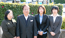 スタッフ集合写真